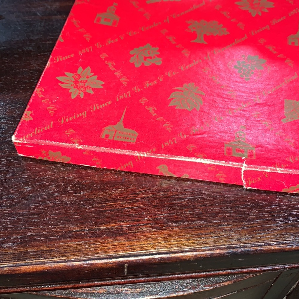 Antique Vanette Creations scarf in G Fox & Co box - Picture 6 of 7